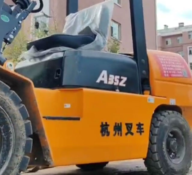叉车